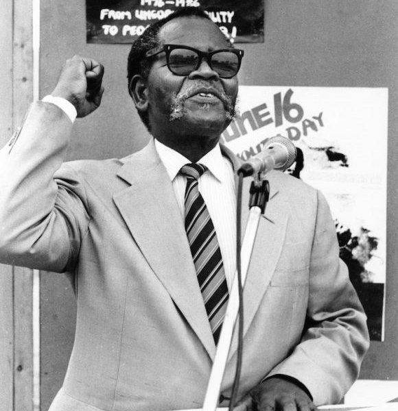 AFRIKAANERS CELEBRATED THE DEATH OF OR TAMBO